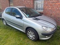 Gebraucht Peugeot 206 88 PS (64 kW) 2004 Silber Kleinwagen
