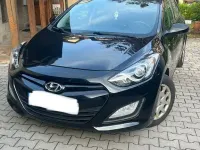 Gebraucht Hyundai i30 Classic 99 PS (72 kW) 2014 Schwarz Limousine