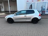 Second-hand VW Golf IV 75 CP (55 kW) 2004 Argintiu Hatchback
