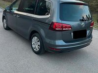 Second-hand VW Sharan 150 CP (110 kW) 2017 Verde Monovolum