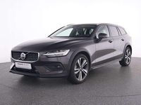 Gebraucht Volvo V60 CC Plus 197 PS (144 kW) 2023 Andere farbe Kombi