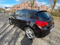 Second-hand Opel Astra 110 CP (80 kW) 2012 Maro Berlinǎ