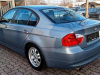 Gebraucht BMW 320 150 PS (110 kW) 2005 Grau Limousine