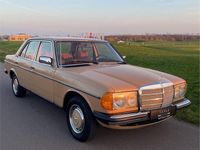 Gebraucht Mercedes 240 72 PS (52 kW) 1979 Beige Limousine
