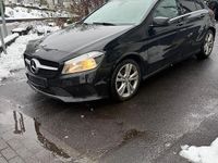 Gebraucht Mercedes A200 156 PS (114 kW) 2015 Schwarz Limousine