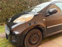 Gebraucht Peugeot 107 Filou 68 PS (50 kW) 2009 Schwarz Kleinwagen