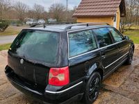 Gebraucht VW Passat 131 PS (96 kW) 2002 Schwarz Kombi