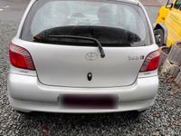 Gebraucht Toyota Yaris 88 PS (64 kW) 2001 Silber Kleinwagen
