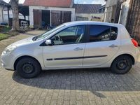 Gebraucht Renault Clio II 86 PS (63 kW) 2010 Silber Kleinwagen