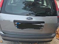 Gebraucht Ford Focus 113 PS (83 kW) 2005 Grau Limousine