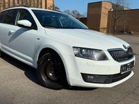 Gebraucht Skoda Octavia Joy 150 PS (110 kW) 2016 Weiß Kleinwagen