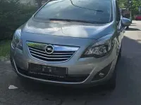 Gebraucht Opel Meriva Color Edition 101 PS (74 kW) 2012 Van / Kleinbus