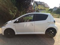 Gebraucht Toyota Aygo Cool 68 PS (50 kW) 2013 Weiß metallic Kleinwagen