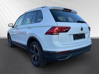 Gebraucht VW Tiguan Active 131 PS (96 kW) 2022 Weiß SUV