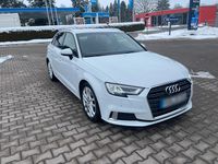 Gebraucht Audi A3 Design 116 PS (85 kW) 2019 Weiß Limousine
