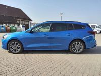 Gebraucht Ford Focus ST-Line 155 PS (114 kW) 2023 Dynamicblau metallic Kombi