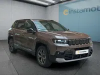 Neu Jeep Compass 145 PS (106 kW) 2026 Grün SUV