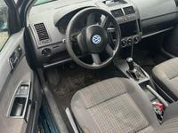 Gebraucht VW Polo 75 PS (55 kW) 2005 Grün Kleinwagen