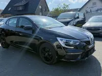 Używany Renault Mégane Play 101 KM (74 kW) 2017 Czarny Sedan/Limuzyna
