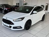 Gebraucht Ford Focus ST 250 PS (183 kW) 2017 Weiß Limousine