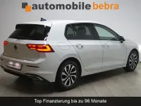 Occasion VW Golf VIII Active 150 ch (110 kW) 2022 Blanc Berline