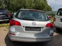 Gebraucht Opel Astra Edition 140 PS (102 kW) 2014 Silber Kombi