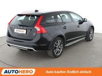 Gebraucht Volvo V60 CC Pro 245 PS (180 kW) 2017 Schwarz Kombi