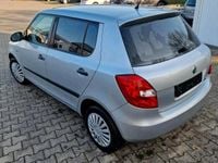 Gebraucht Skoda Fabia 70 PS (51 kW) 2012 Silber Kleinwagen