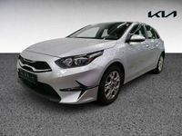 Gebraucht Kia Ceed 140 PS (102 kW) 2024 (kcs) sparklingsilber met. Kleinwagen