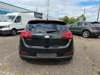 Usado Kia Ceed 99 CV (72 kW) 2015 Negro Utilitario