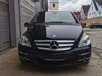 Używany Mercedes B200 140 KM (102 kW) 2011 Czarny Minivan