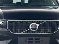 Gebraucht Volvo XC40 Core 163 PS (119 kW) 2025 Onyx black / metallic SUV