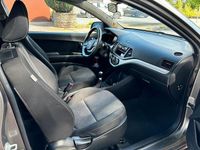 Gebraucht Kia Picanto 69 PS (50 kW) 2012 Silber Kleinwagen
