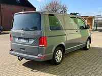 Gebraucht VW Multivan Family 150 PS (110 kW) 2021 Grau Van