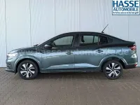Używany Dacia Logan Expression 90 KM (66 kW) 2024 Zielony Sedan/Limuzyna