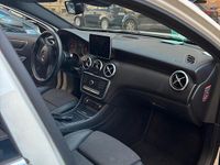 Gebraucht Mercedes A180 80 PS (58 kW) 2016 Weiß Limousine