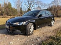 Używany Audi A3 Ambiente 110 KM (80 kW) 2014 Czarny Sedan/Limuzyna