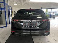 Nowe VW Passat Pro 150 KM (110 kW) 2025 Czarny Kombi