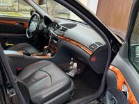 Gebraucht Mercedes E240 177 PS (130 kW) 2003 Schwarz Limousine