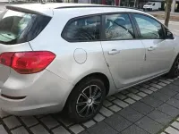 Usata Opel Astra 140 CV (102 kW) 2011 Argento Station wagon