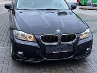 Gebraucht BMW 320 184 PS (135 kW) 2010 Schwarz Kombi