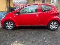 Gebraucht Toyota Aygo 70 PS (51 kW) 2007 Rot Kleinwagen