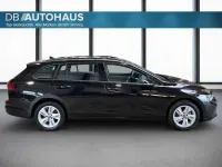 Gebraucht VW Golf VIII Life 110 PS (80 kW) 2024 Schwarz Kombi