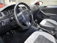 Gebraucht VW Jetta Sport 160 PS (117 kW) 2012 Rot Limousine