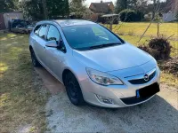 Gebraucht Opel Astra 110 PS (80 kW) 2011 Silber Kombi