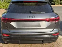 Gebraucht Audi Q6 e-tron Business 225 kW (306 PS) 2026 Grau SUV