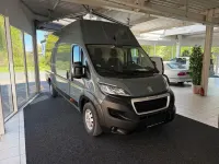 Gebraucht Peugeot Boxer 165 PS (121 kW) 2023 Grau Van