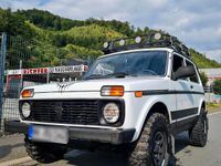 Gebraucht Lada niva 83 PS (61 kW) 2011 Weiß SUV