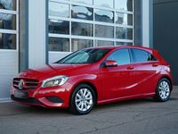 Gebraucht Mercedes A180 122 PS (89 kW) 2015 Rot Kleinwagen