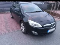 Gebraucht Opel Astra 140 PS (102 kW) 2011 Schwarz Limousine